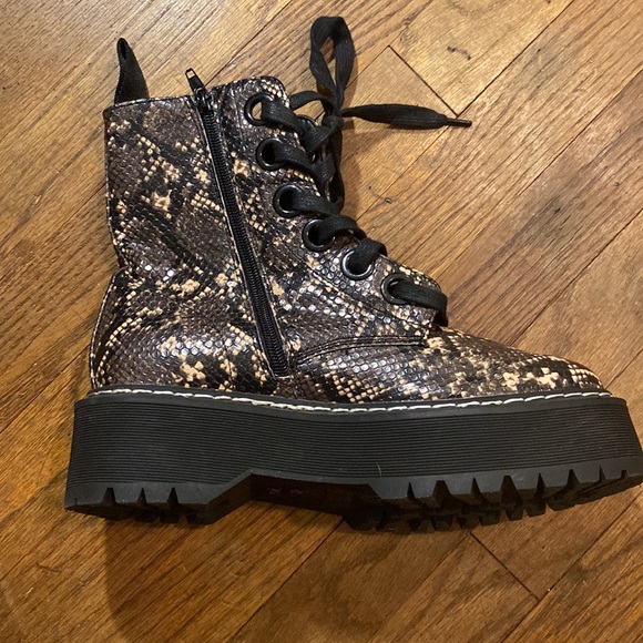 NEW Forever 21 Combat Boots 8 - Picture 8 of 8